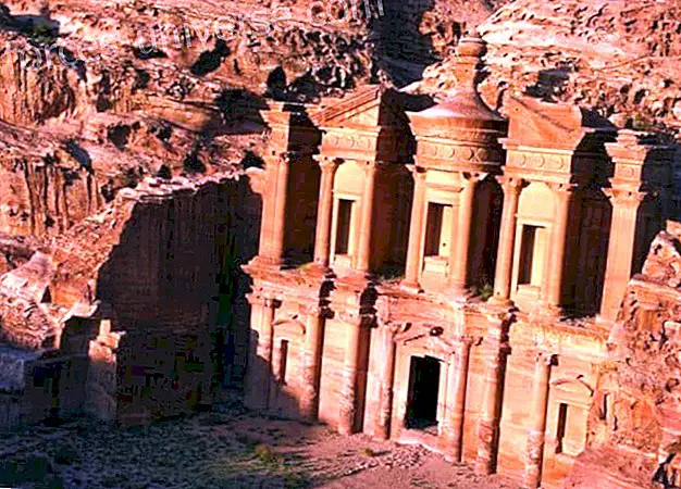 Voyages spirituels - La ville de Pétra, trésor de Jordanie - Monde spirituel