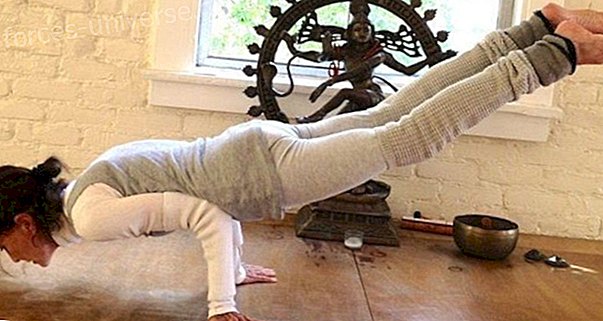 92-åriga yogi delar hemligheter för lycka och livslängd