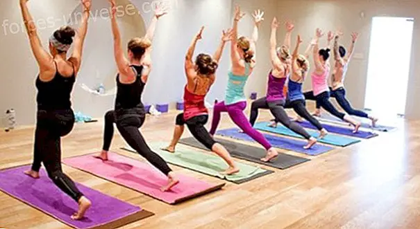 Route ton esprit, ton corps et ton esprit avec un vrai style de vie de yoga