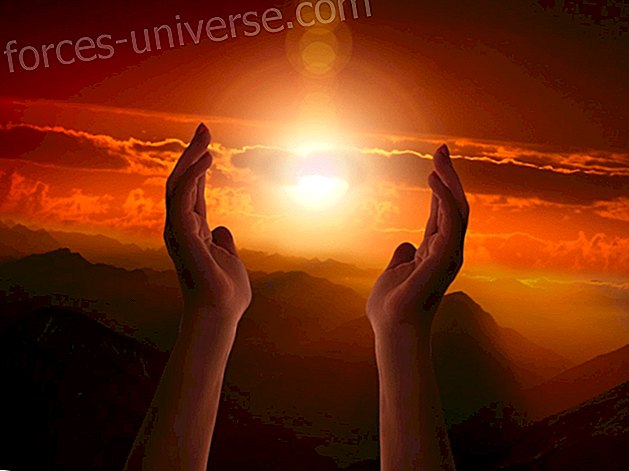 Åndelige dekret: hæv dine intentioner til universet for et fyldigere liv